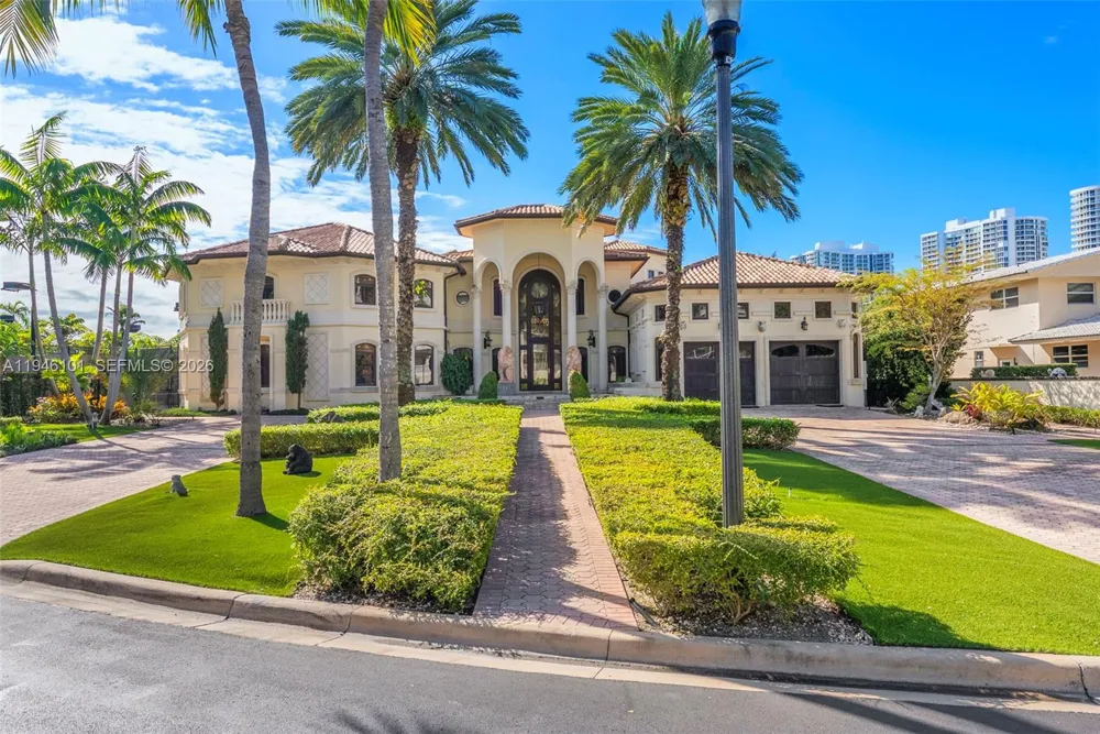 680 Golden Beach Dr Golden Beach, FL 33160