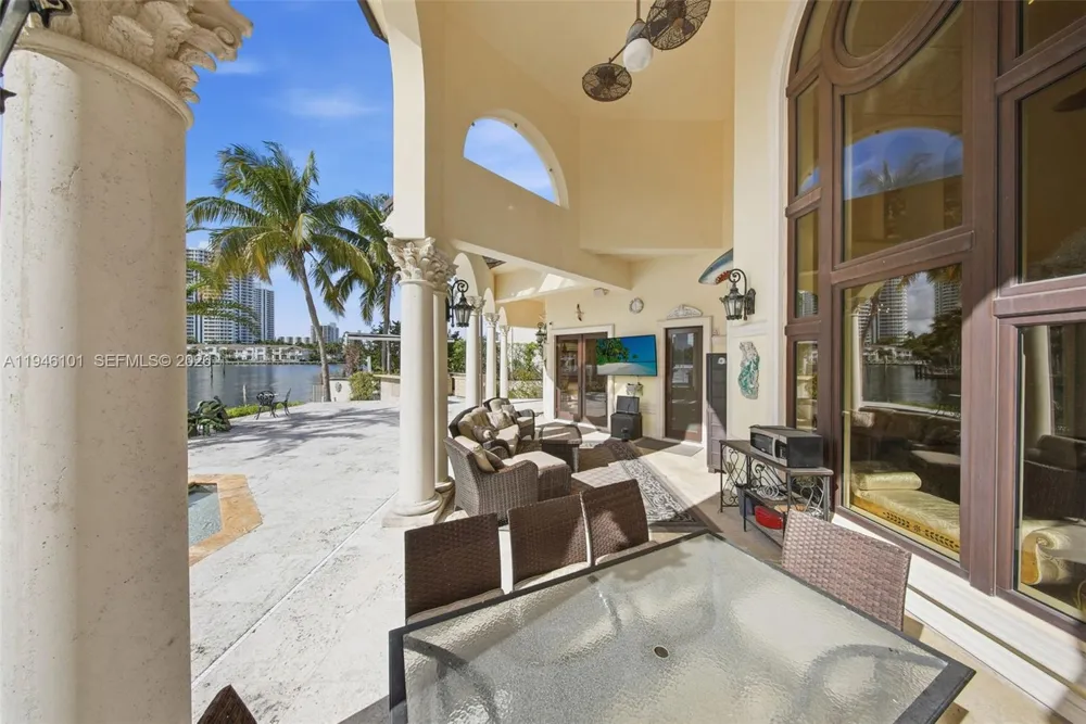 680 Golden Beach Dr Golden Beach, FL 33160