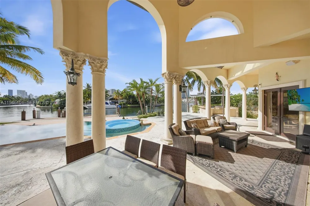 680 Golden Beach Dr Golden Beach, FL 33160