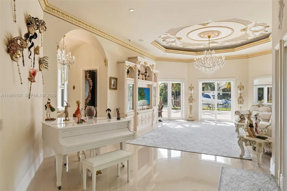 680 Golden Beach Dr Golden Beach, FL 33160