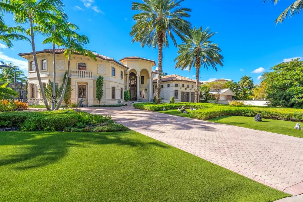 680 Golden Beach Dr Golden Beach, FL 33160
