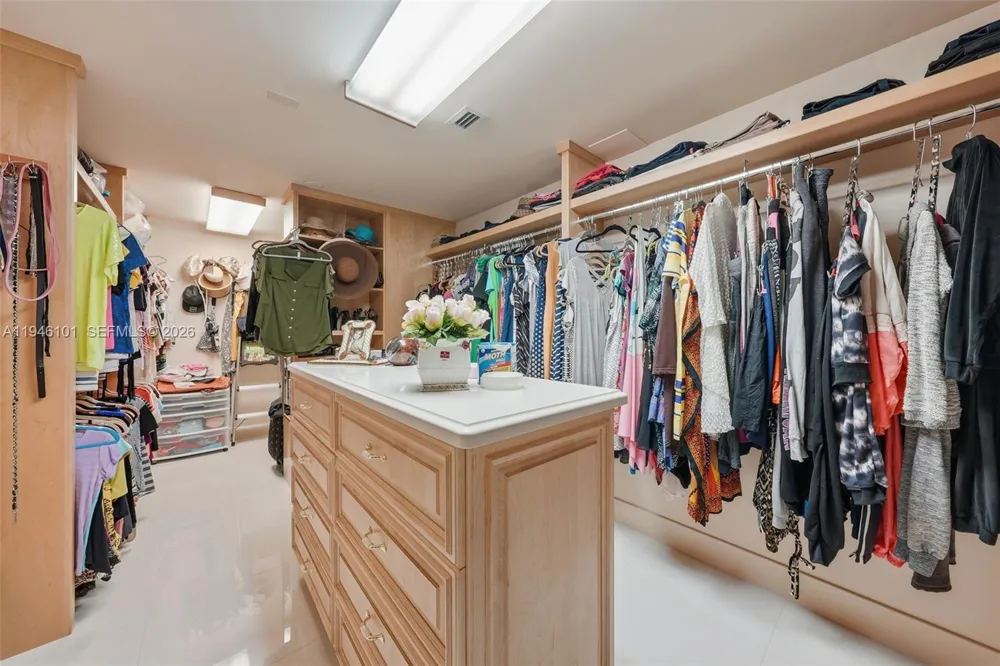 680 Golden Beach Dr Golden Beach, FL 33160
