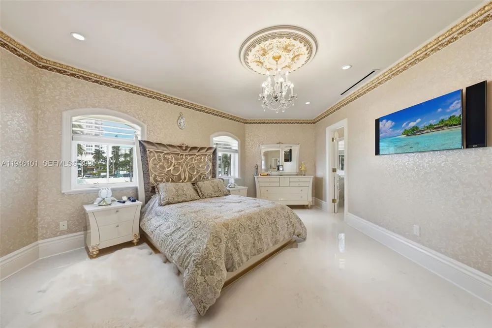 680 Golden Beach Dr Golden Beach, FL 33160