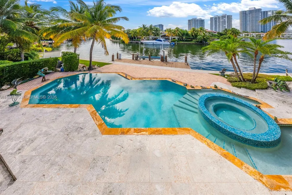 680 Golden Beach Dr Golden Beach, FL 33160