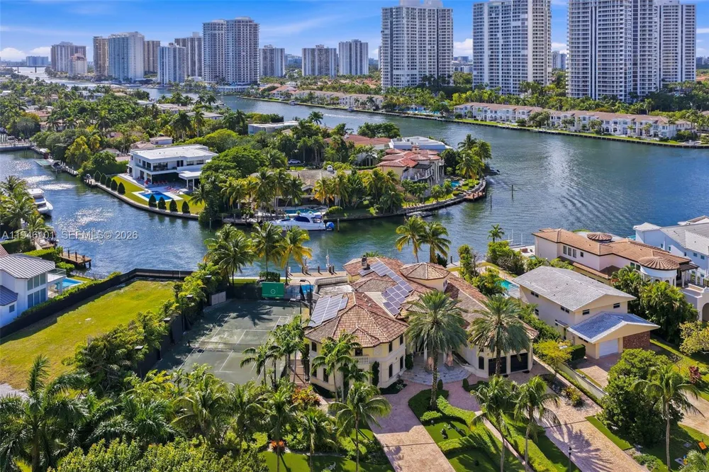 680 Golden Beach Dr Golden Beach, FL 33160