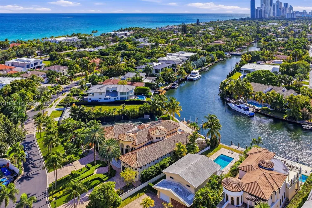 680 Golden Beach Dr Golden Beach, FL 33160