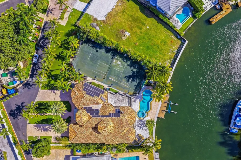 680 Golden Beach Dr Golden Beach, FL 33160