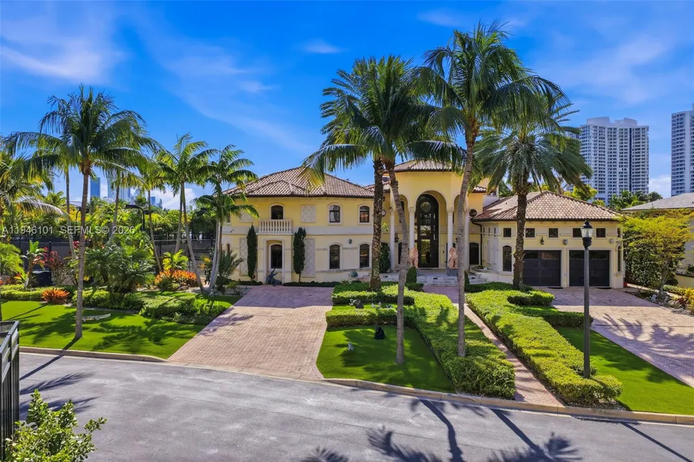 680 Golden Beach Dr Golden Beach, FL 33160