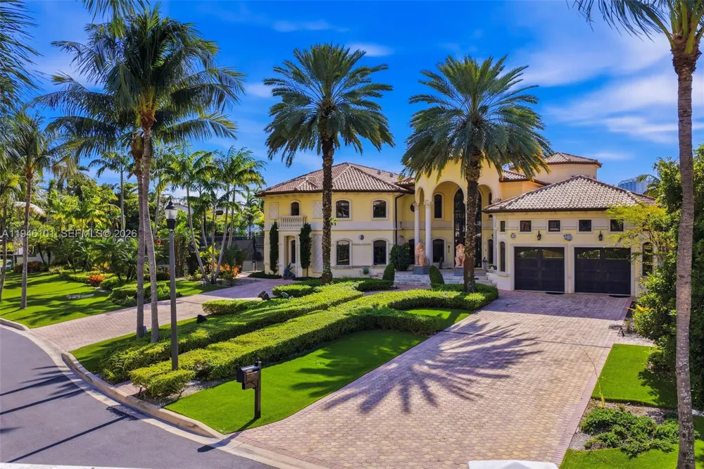 680 Golden Beach Dr Golden Beach, FL 33160