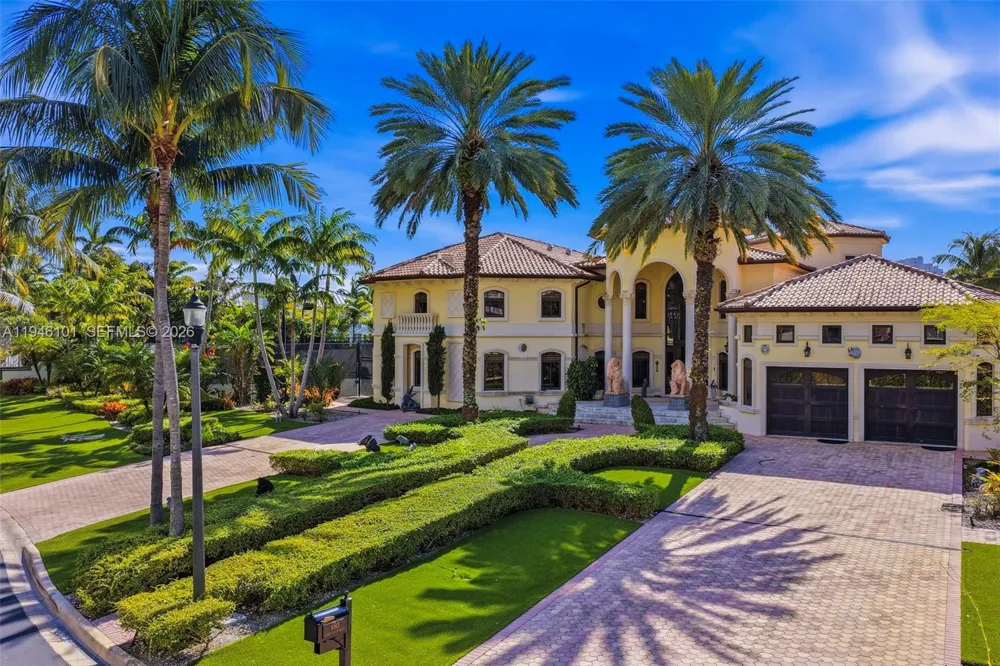 680 Golden Beach Dr Golden Beach, FL 33160