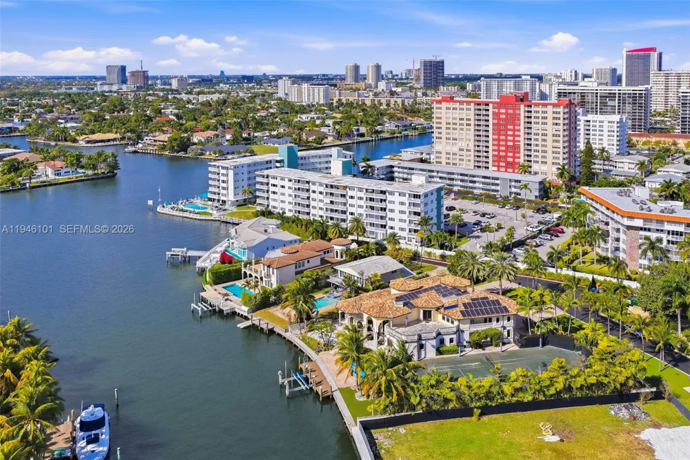 680 Golden Beach Dr Golden Beach, FL 33160