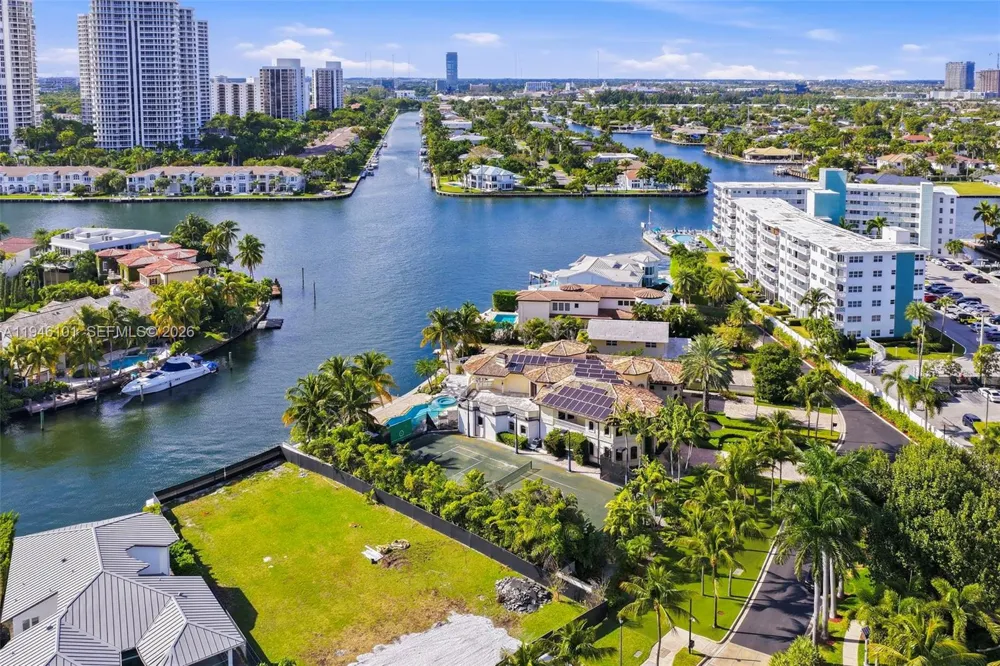 680 Golden Beach Dr Golden Beach, FL 33160