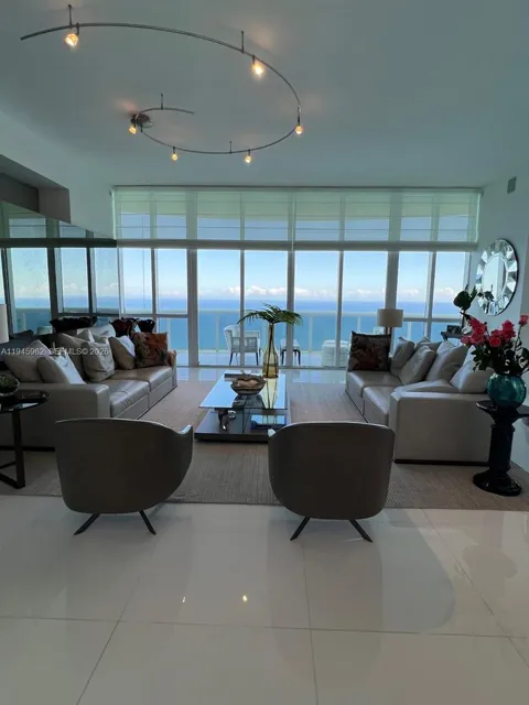 15811 Collins Ave #4101