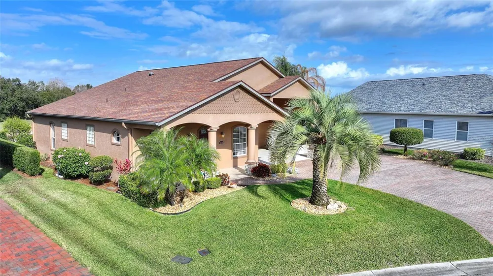 370 MEANDERING WAY Polk City, FL 33868
