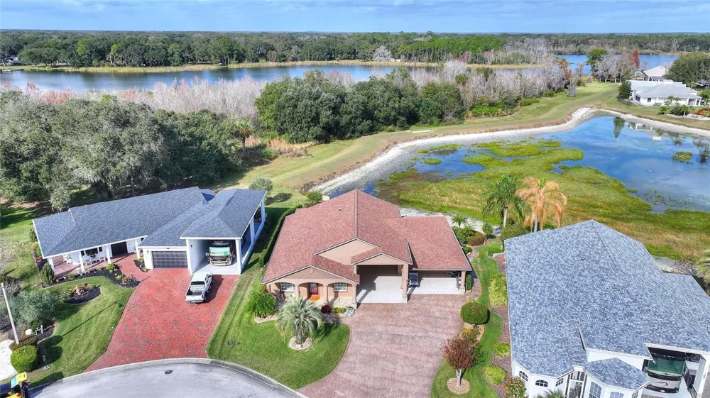 370 MEANDERING WAY Polk City, FL 33868