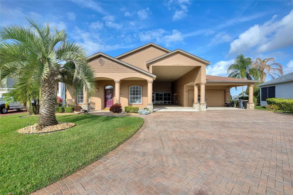 370 MEANDERING WAY Polk City, FL 33868