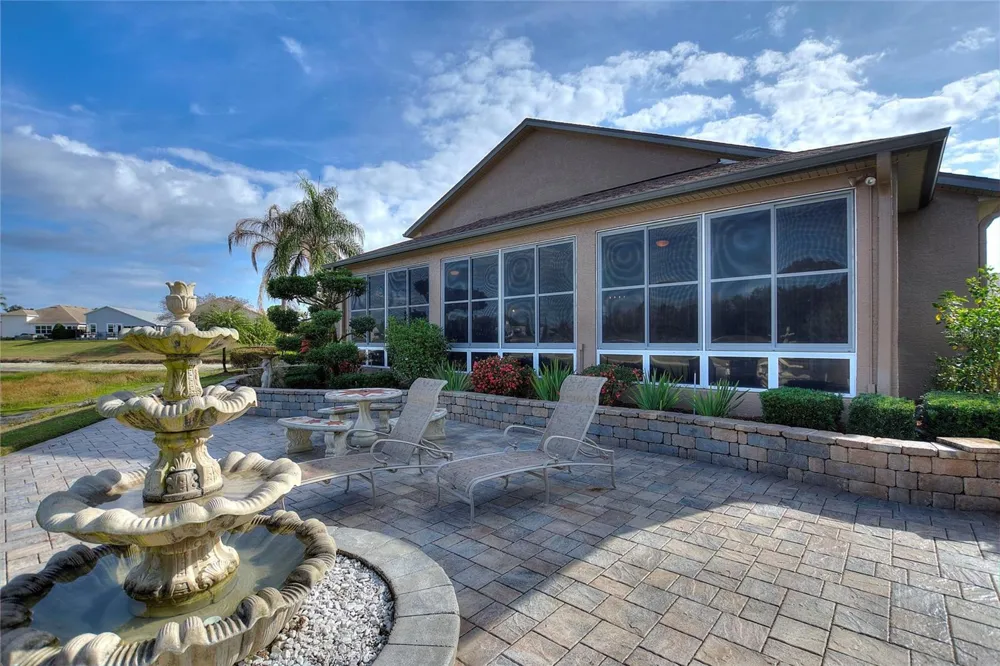 370 MEANDERING WAY Polk City, FL 33868