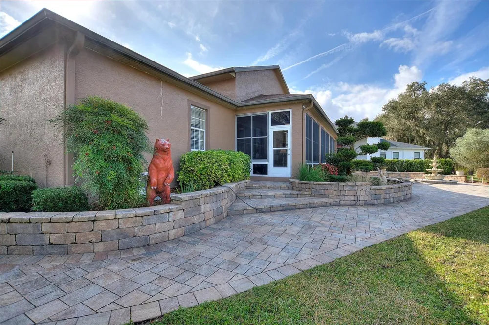 370 MEANDERING WAY Polk City, FL 33868