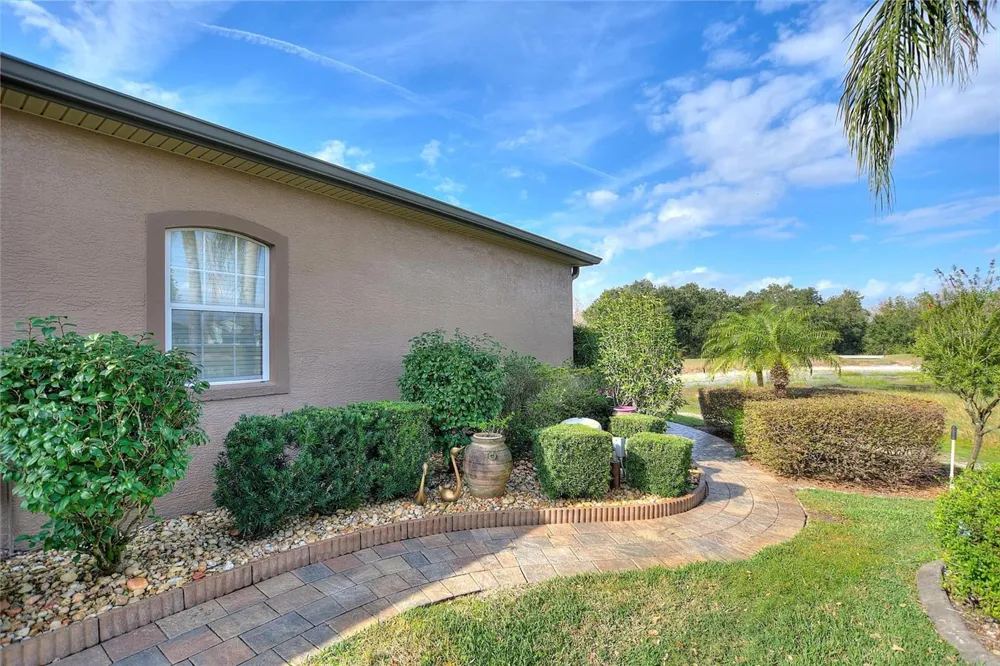 370 MEANDERING WAY Polk City, FL 33868