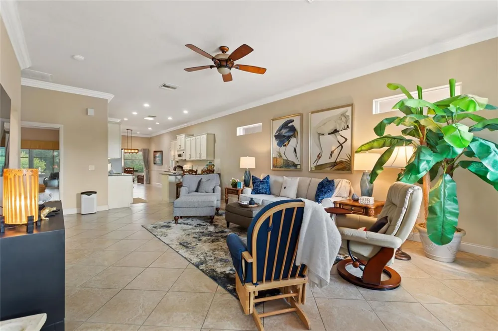 370 MEANDERING WAY Polk City, FL 33868