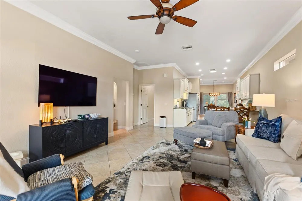370 MEANDERING WAY Polk City, FL 33868