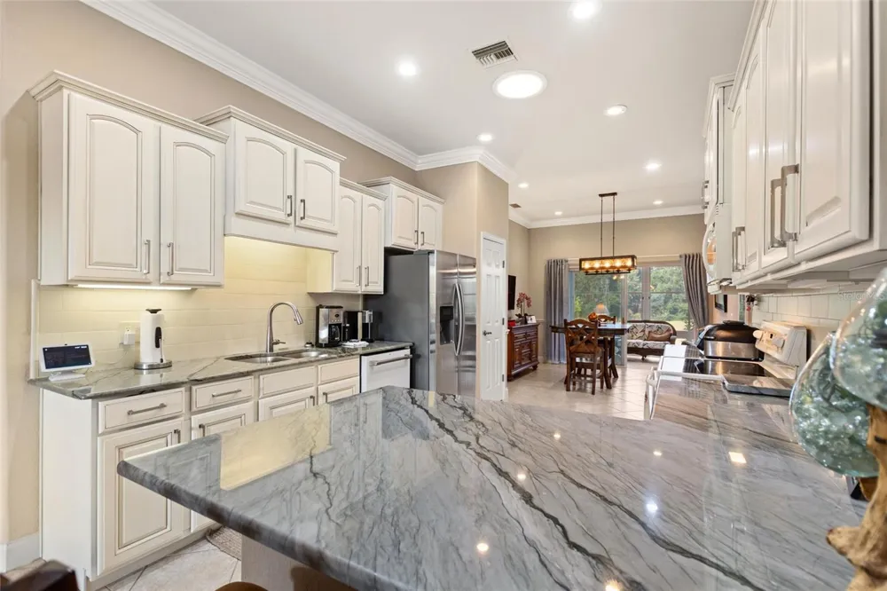 370 MEANDERING WAY Polk City, FL 33868