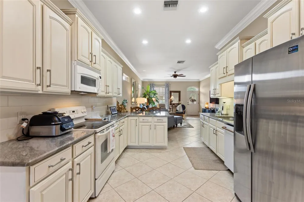 370 MEANDERING WAY Polk City, FL 33868
