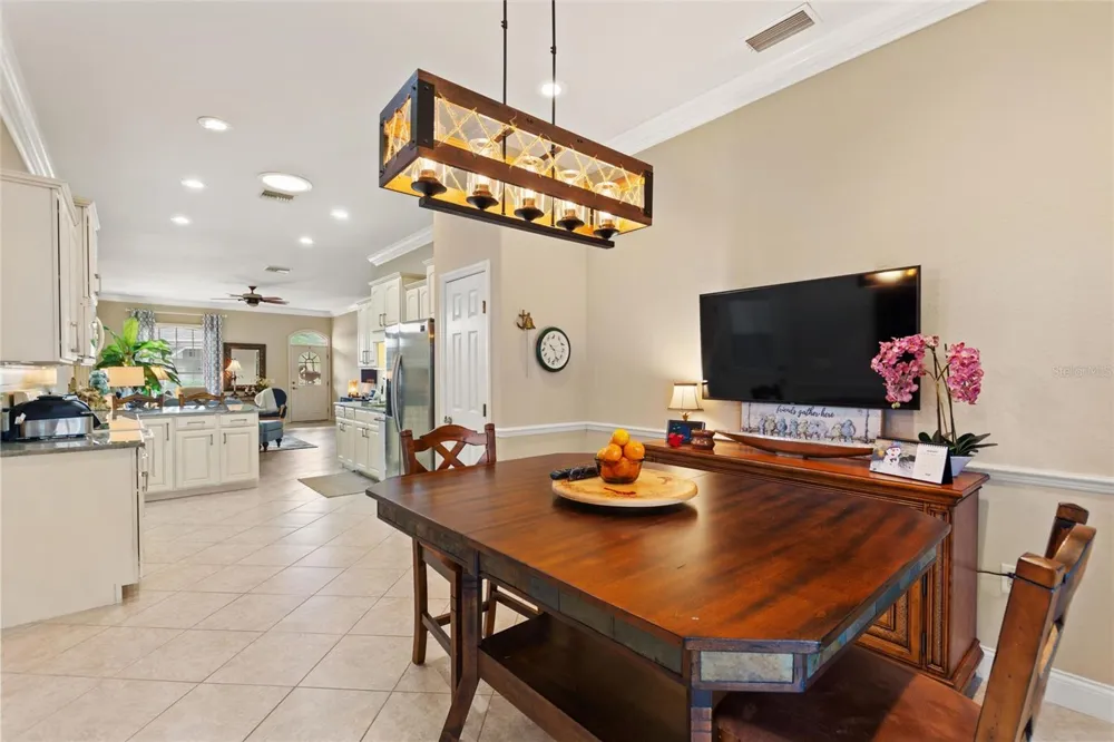 370 MEANDERING WAY Polk City, FL 33868