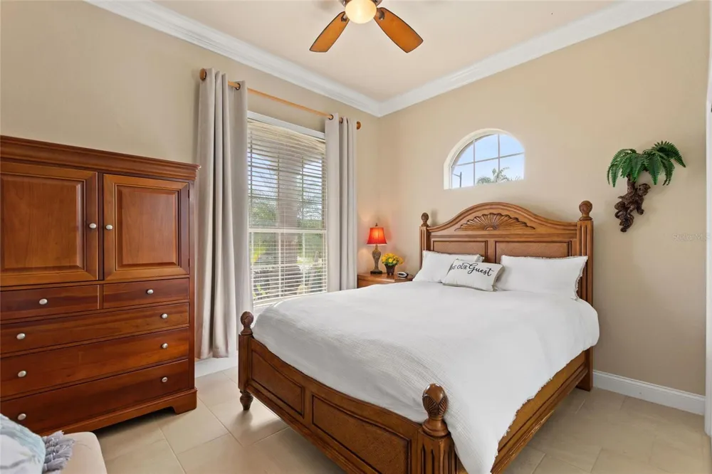 370 MEANDERING WAY Polk City, FL 33868