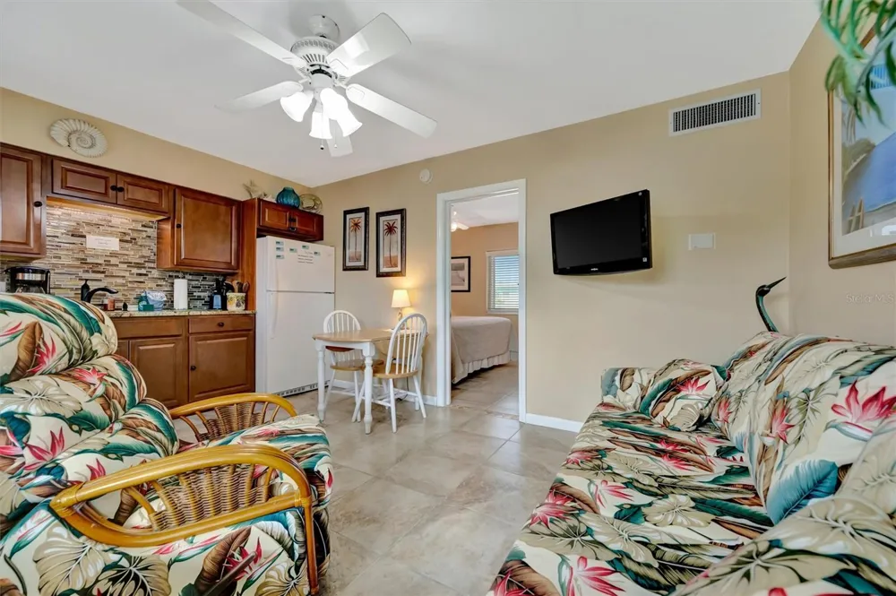 673 BAY ESPLANADE #204 Clearwater Beach, FL 33767