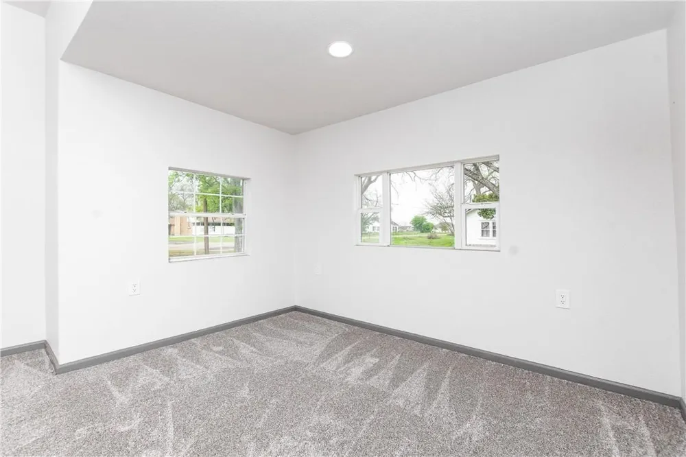 606 6th Street Moody, TX 76557