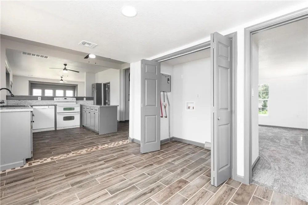 606 6th Street Moody, TX 76557