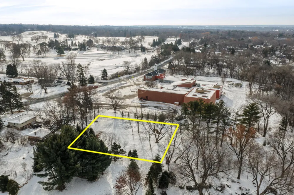 130x Dodd Road Mendota Heights, MN 55118