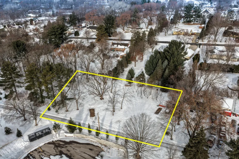 130x Dodd Road Mendota Heights, MN 55118