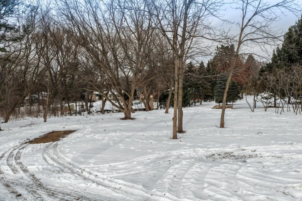 130x Dodd Road Mendota Heights, MN 55118