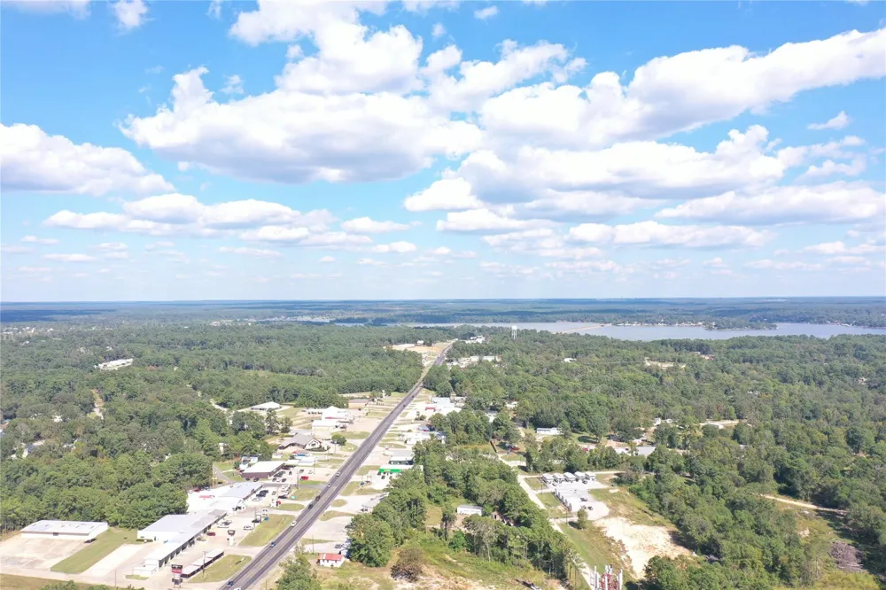 185 S Fm 356 W Onalaska, TX 77360