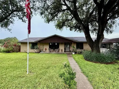 327 Taylor