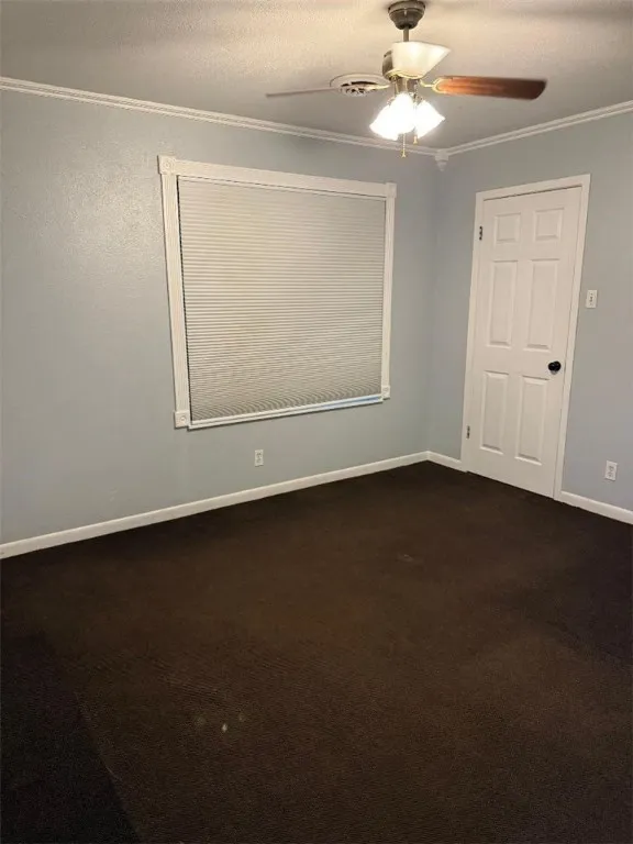 327 Taylor Falfurrias, TX 78355
