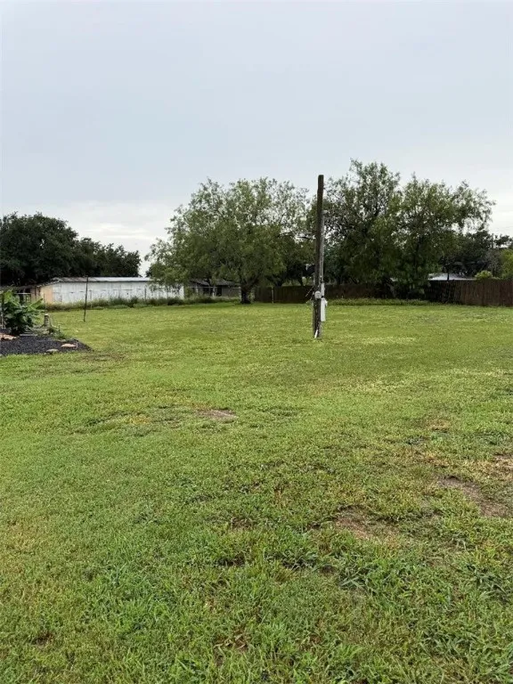 327 Taylor Falfurrias, TX 78355