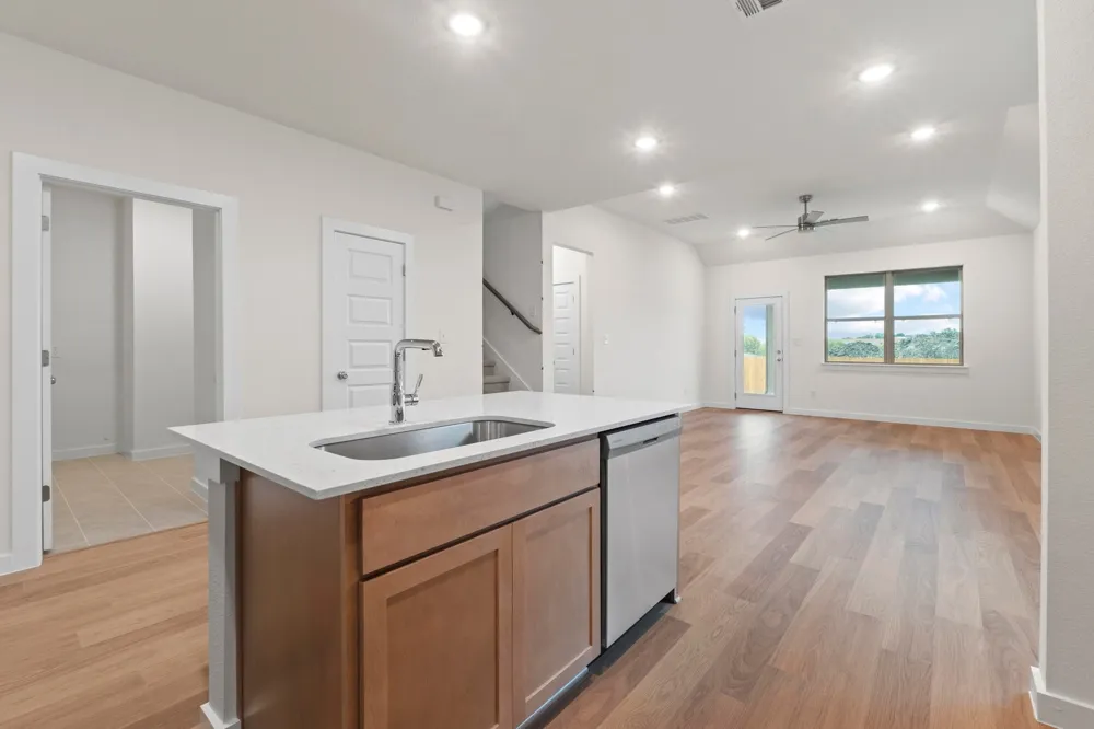 1012 Universal Drive Hutto, TX 78634