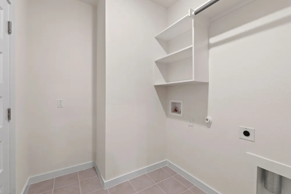 1012 Universal Drive Hutto, TX 78634