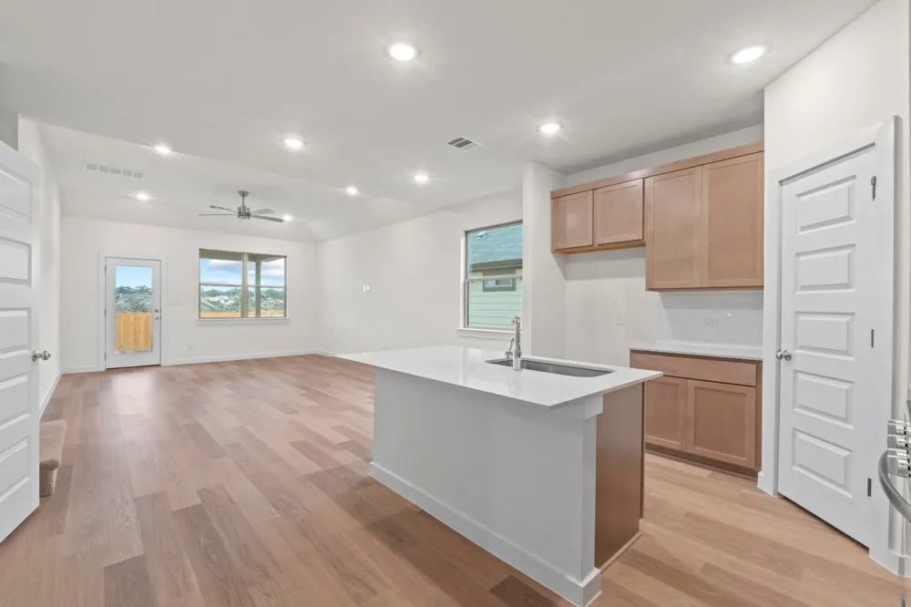 1012 Universal Drive Hutto, TX 78634