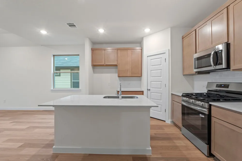 1012 Universal Drive Hutto, TX 78634