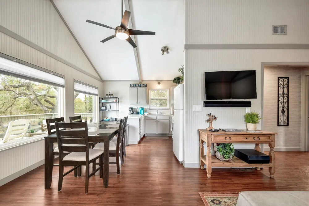 2591 Lakeshore Drive Canyon Lake, TX 78133