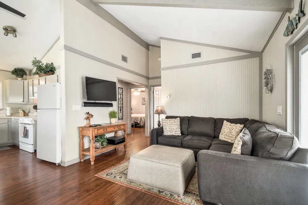 2591 Lakeshore Drive Canyon Lake, TX 78133