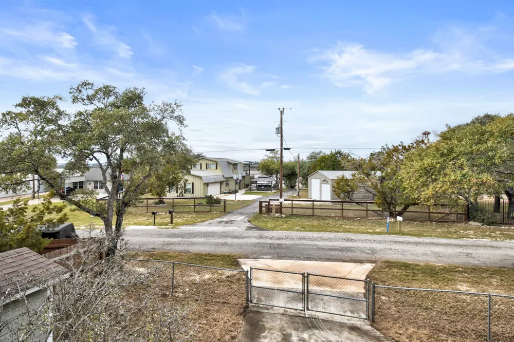 2591 Lakeshore Drive Canyon Lake, TX 78133
