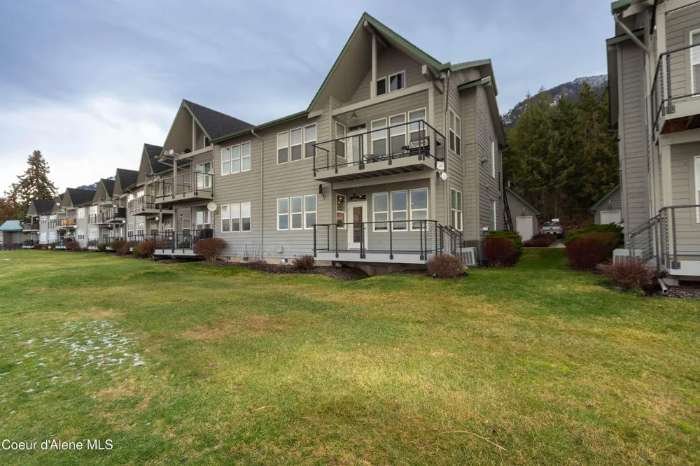 46700 Highway 200 ## 302 Hope, ID 83836