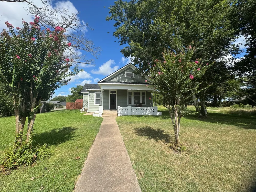 824 S Masonic Street