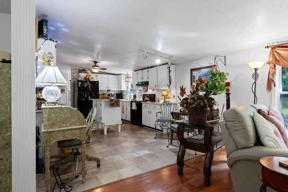 434 D Harvey Road Graysville, TN 37338