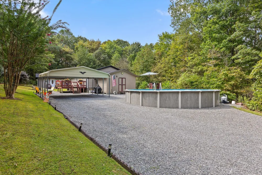 434 D Harvey Road Graysville, TN 37338